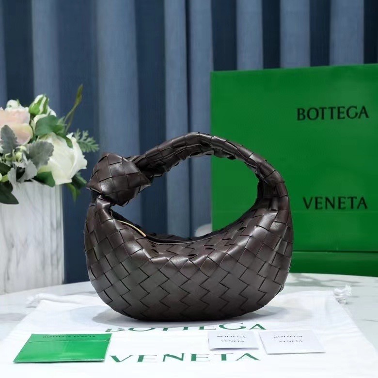 bo*te*ga Ve*ne*ta bv jodie mini bag in fondant intrecciato lambskin