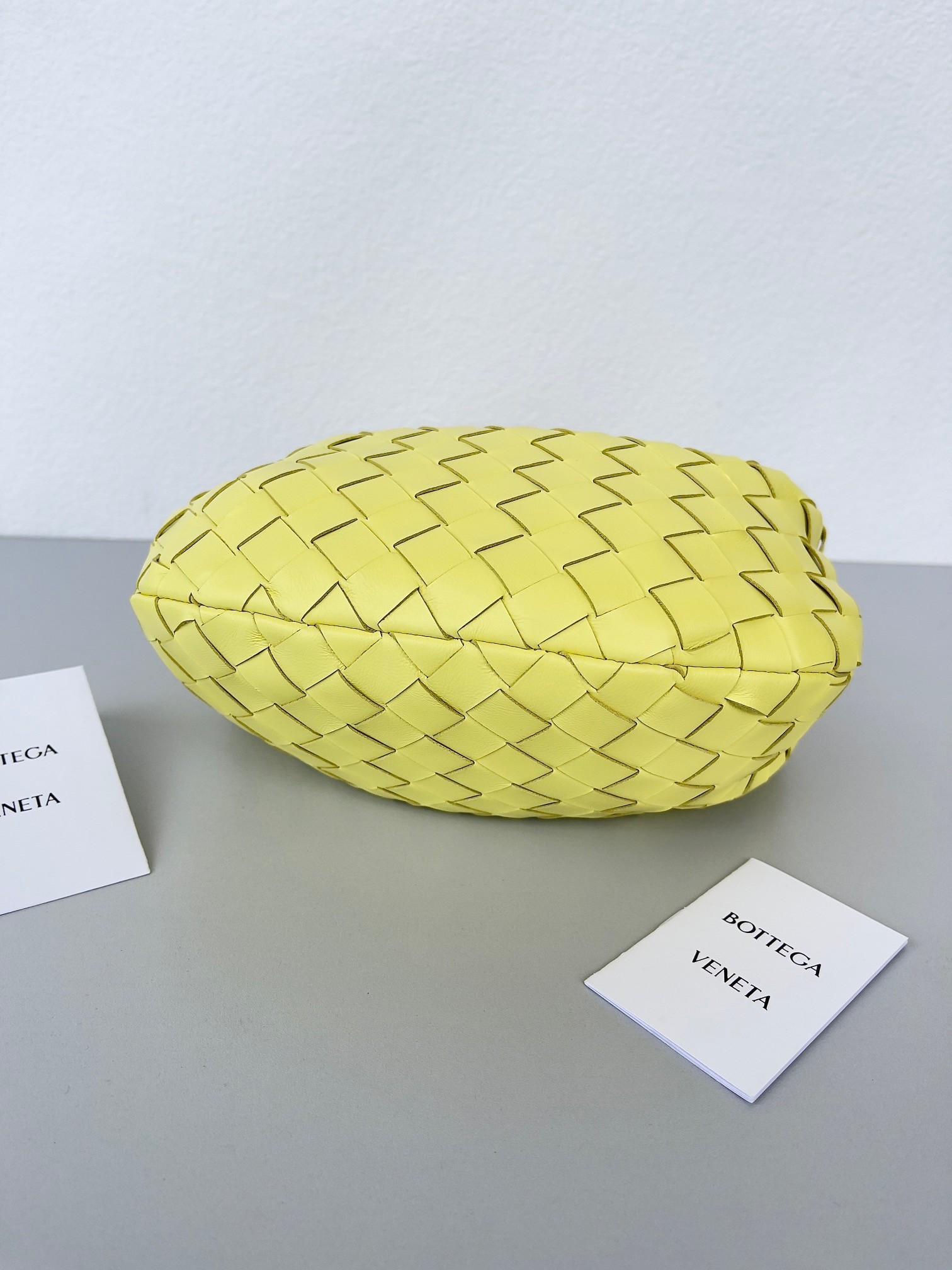 bo*te*ga Ve*ne*ta bv jodie mini bag in lantern intrecciato lambskin