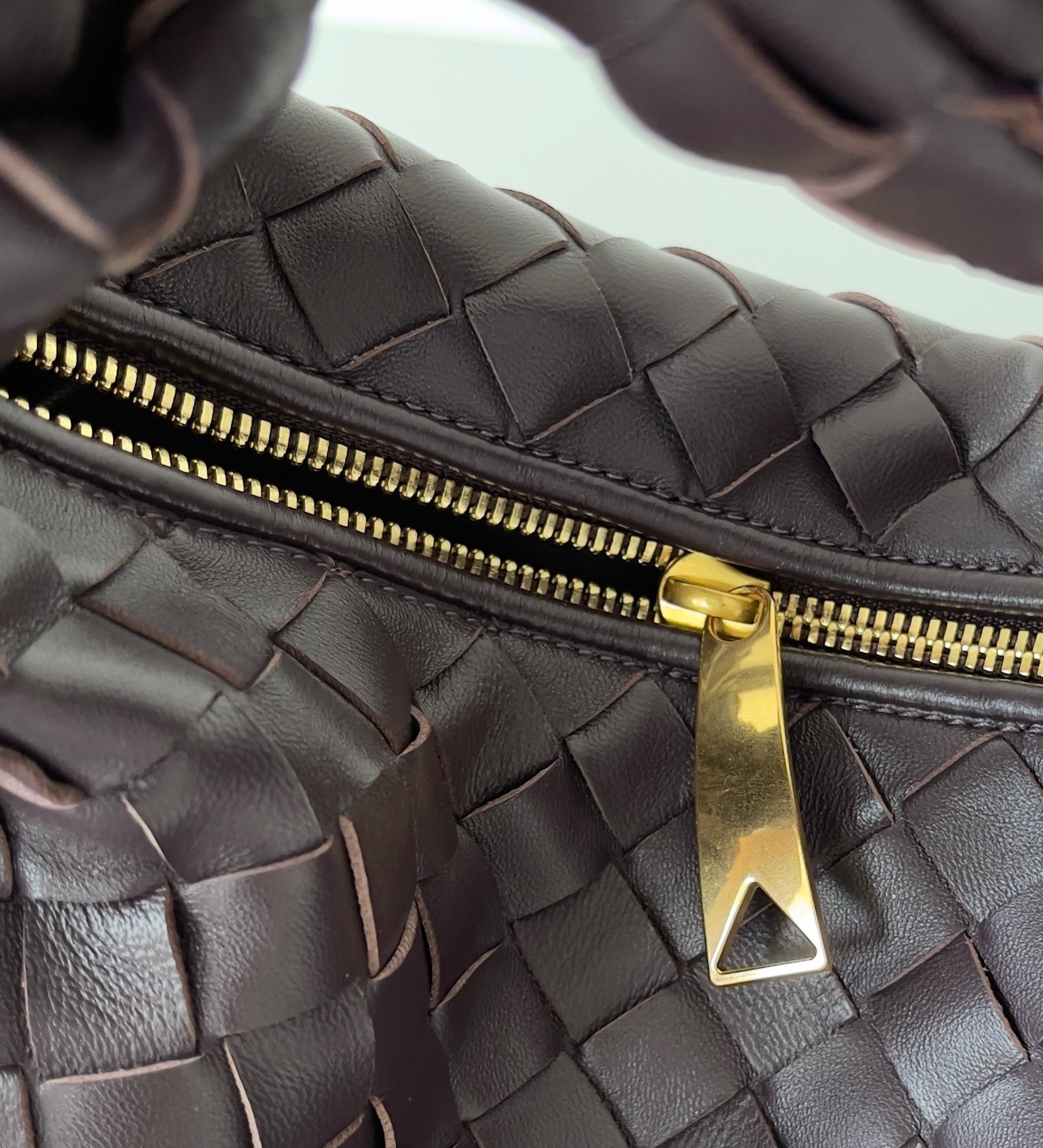 bo*te*ga Ve*ne*ta bv jodie mini bag in potion intrecciato lambskin