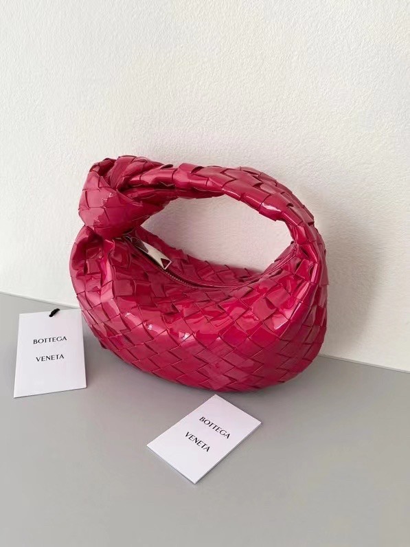 bo*te*ga Ve*ne*ta bv jodie mini bag in red intrecciato patent leather
