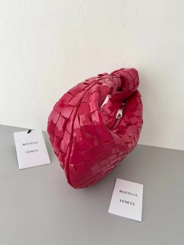 bo*te*ga Ve*ne*ta bv jodie mini bag in red intrecciato patent leather