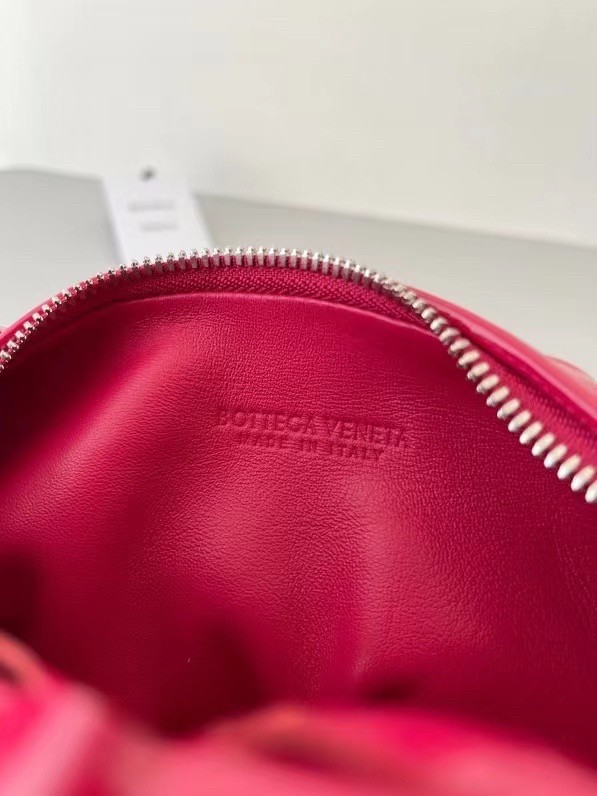 bo*te*ga Ve*ne*ta bv jodie mini bag in red intrecciato patent leather