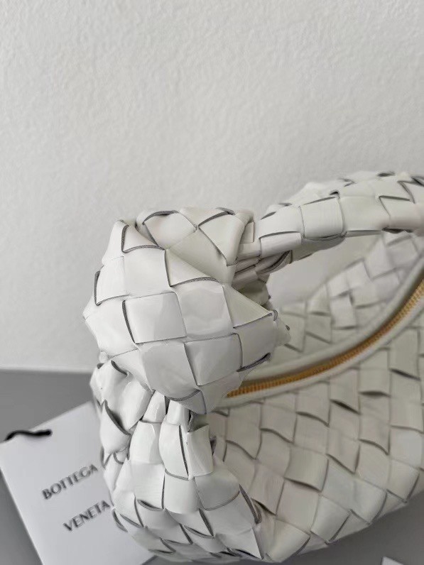 bo*te*ga Ve*ne*ta bv jodie mini bag in white intrecciato patent leather