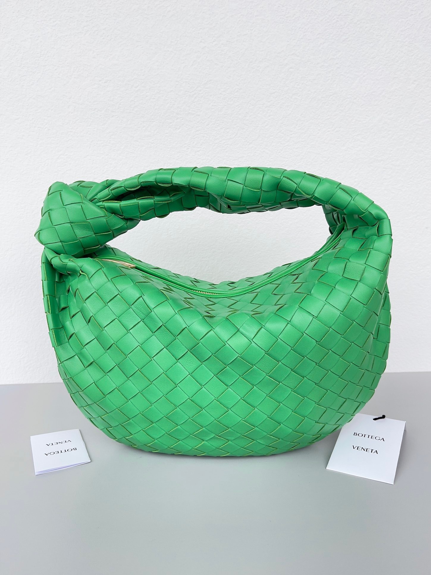 bo*te*ga Ve*ne*ta bv jodie teen bag in green intrecciato leather