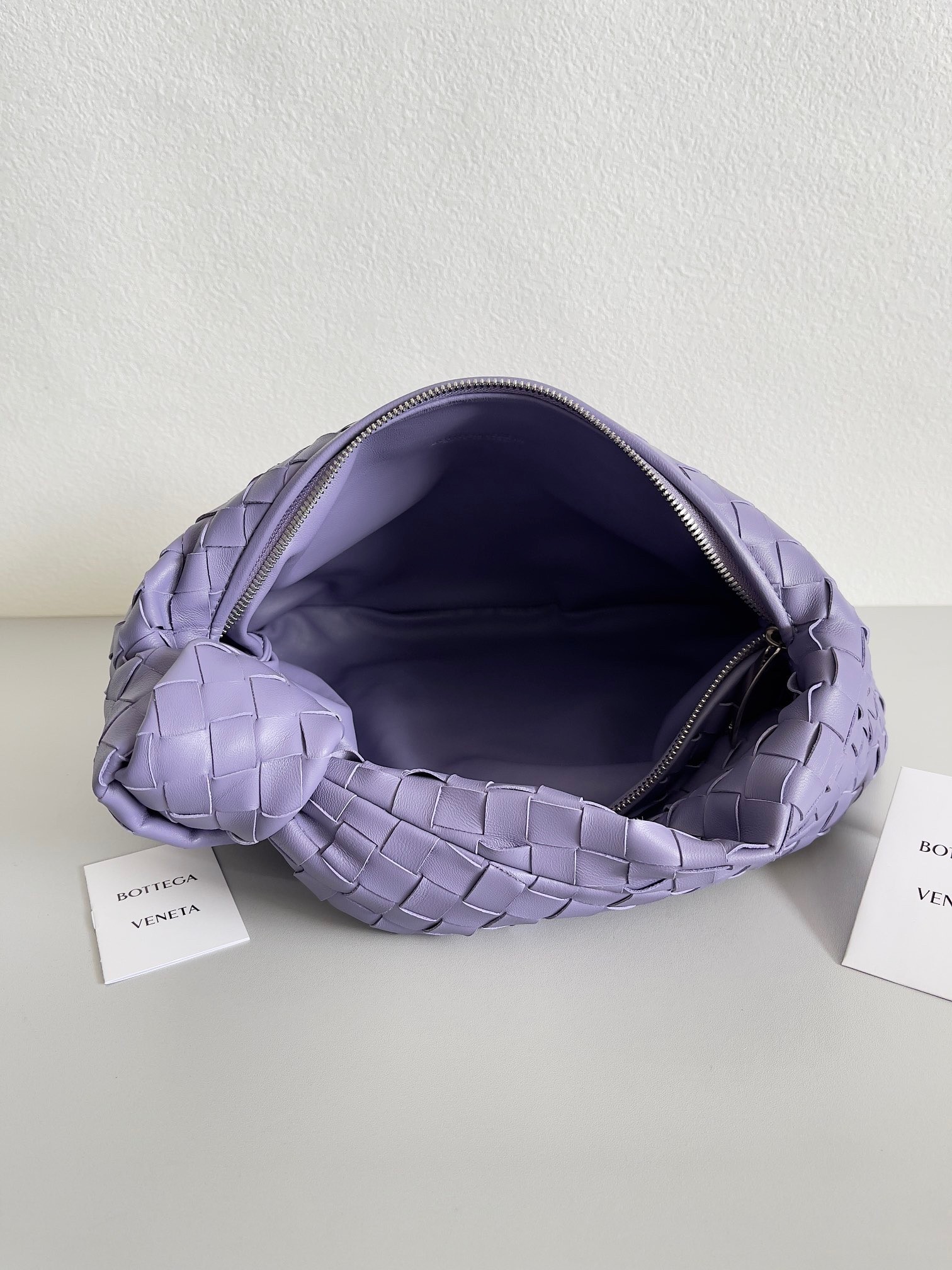bo*te*ga Ve*ne*ta bv jodie teen bag in wisteria intrecciato leather