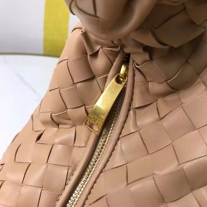 bo*te*ga Ve*ne*ta bv jodie small bag in beige intrecciato leather