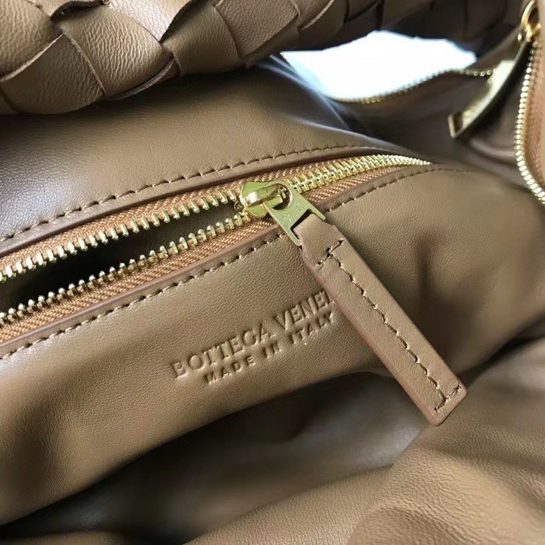 bo*te*ga Ve*ne*ta bv jodie small bag in caramel intrecciato leather