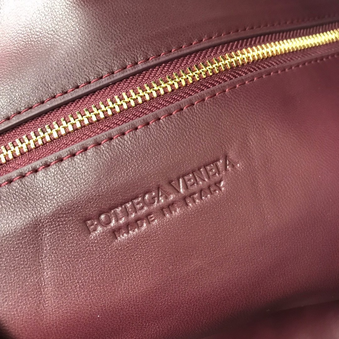 bo*te*ga Ve*ne*ta bv jodie small bag in fondant intrecciato leather