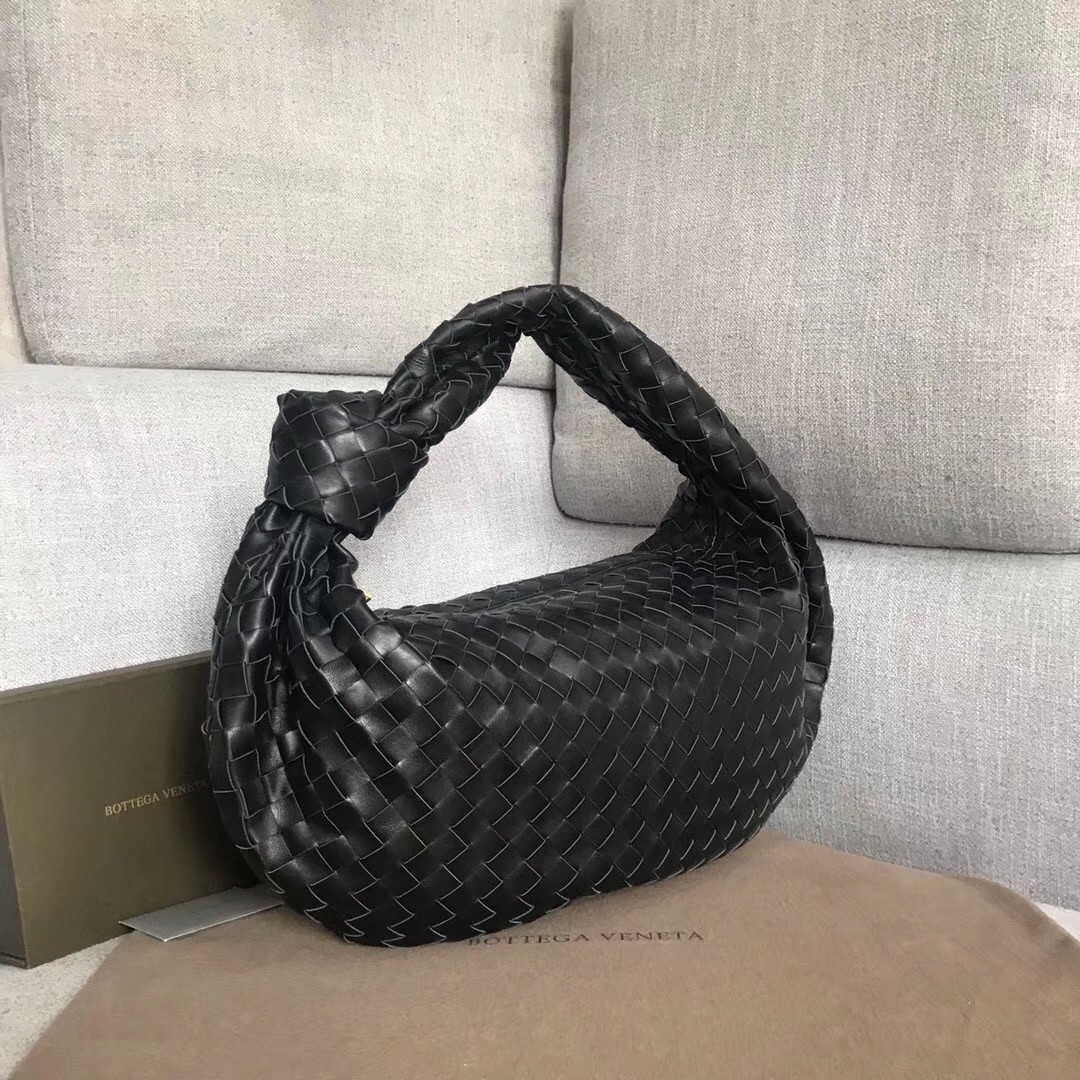 bo*te*ga Ve*ne*ta large bv jodie bag in black woven leather
