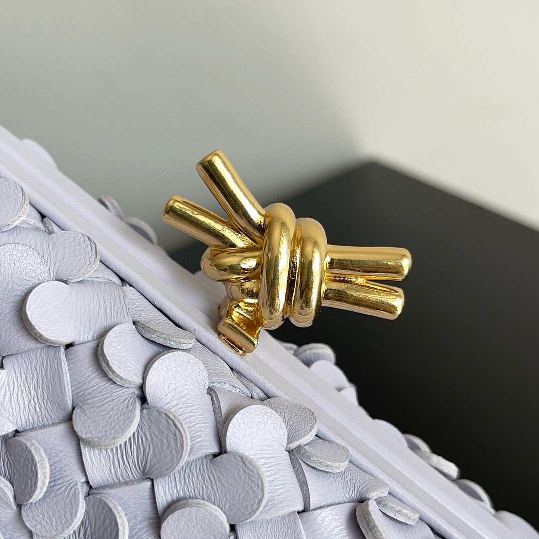 bo*te*ga Ve*ne*ta knot minaudiere clutch in oyster sequins lambskin