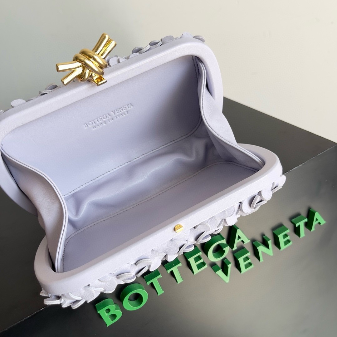 bo*te*ga Ve*ne*ta knot minaudiere clutch in oyster sequins lambskin