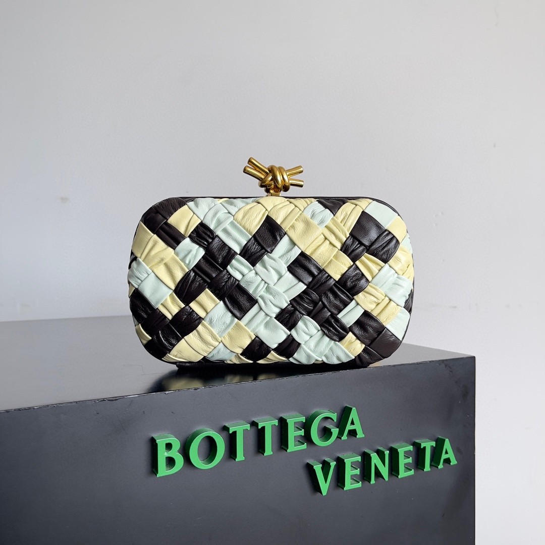 bo*te*ga Ve*ne*ta knot minaudiere clutch in multicolour intrecciato lambskin