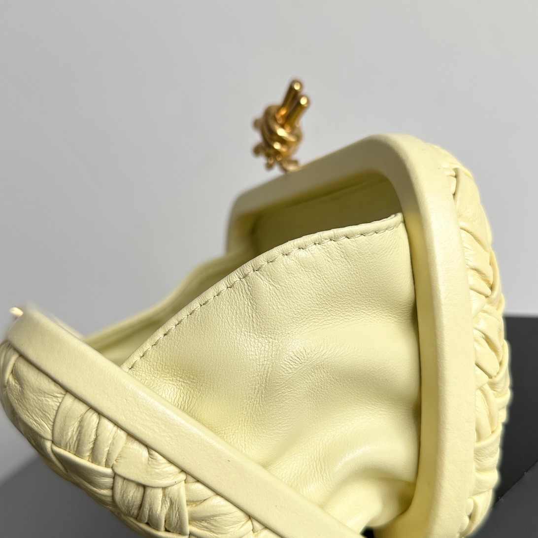 bo*te*ga Ve*ne*ta knot minaudiere clutch in ice cream foulard intreccio leather