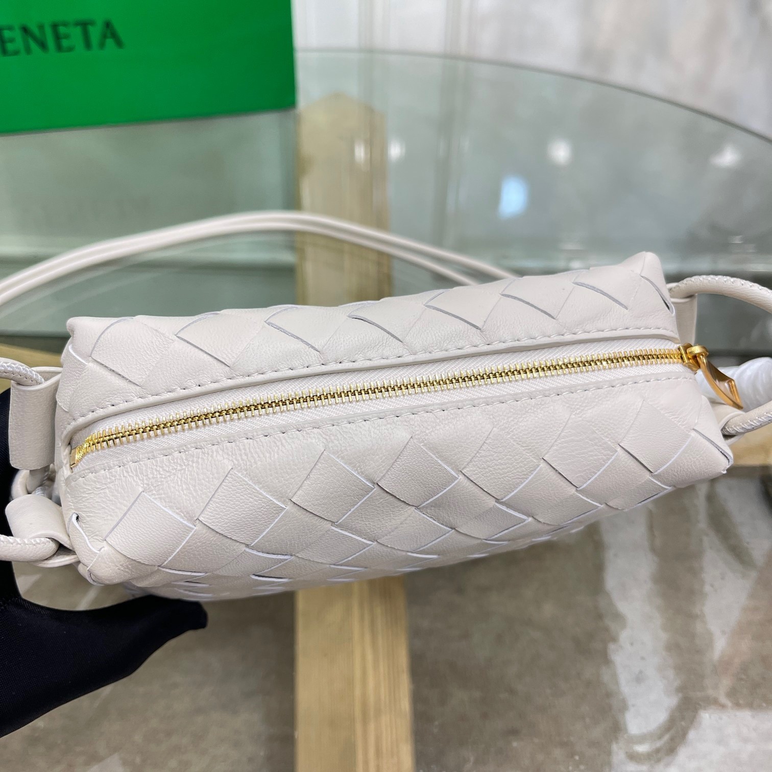 bo*te*ga Ve*ne*ta loop mini bag in white intrecciato lambskin