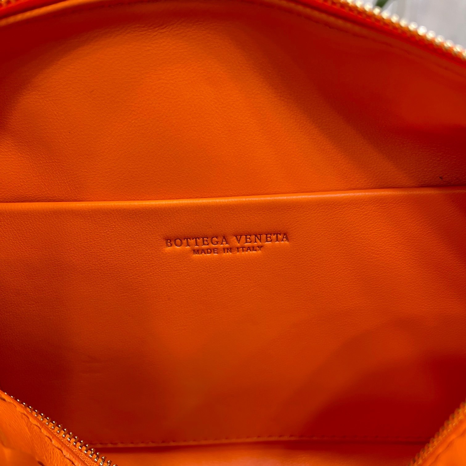 bo*te*ga Ve*ne*ta loop small bag in orange intrecciato lambskin