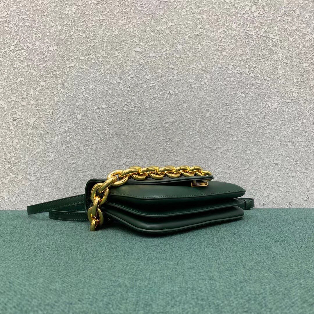 bo*te*ga Ve*ne*ta mount small bag in green calfskin