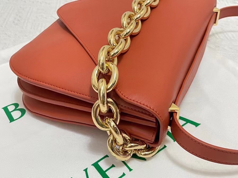bo*te*ga Ve*ne*ta mount medium envelope bag in maple calfskin