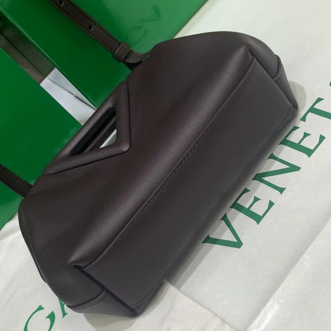 bo*te*ga Ve*ne*ta small point top handle bag in grape leather