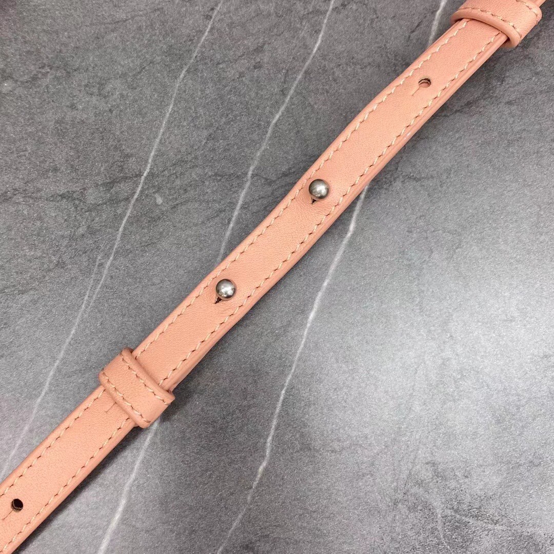 bo*te*ga Ve*ne*ta small point top handle bag in peachy leather