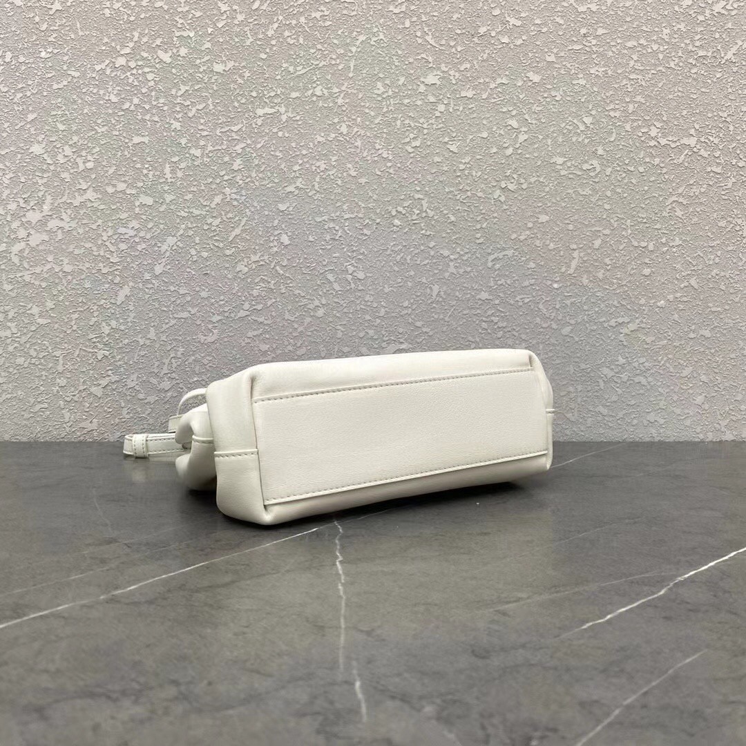 bo*te*ga Ve*ne*ta small point top handle bag in white leather