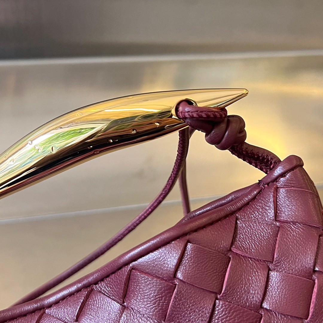 bo*te*ga Ve*ne*ta sardine mini bag in barolo intrecciato lambskin