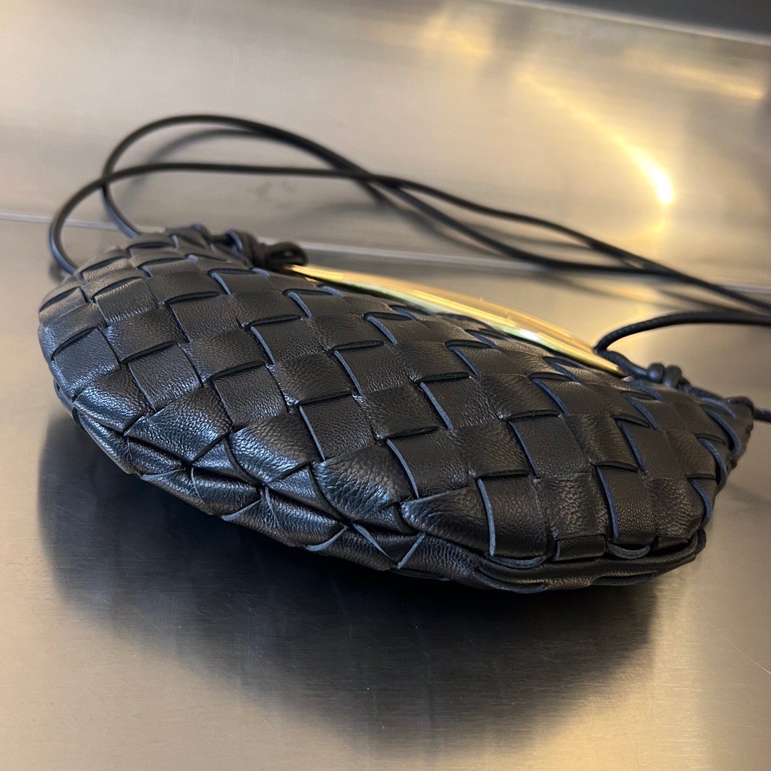 bo*te*ga Ve*ne*ta sardine mini bag in black intrecciato lambskin