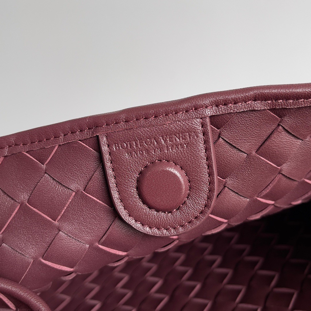 bo*te*ga Ve*ne*ta small sardine bag in barolo intrecciato lambskin
