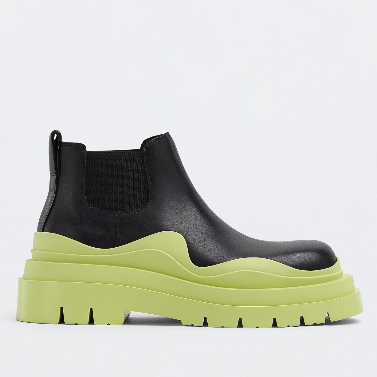 bo*te*ga Ve*ne*ta bv tire ankle boots with yellow outsole