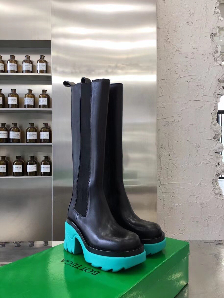 bo*te*ga Ve*ne*ta flash knee-high boots with neptune outsole