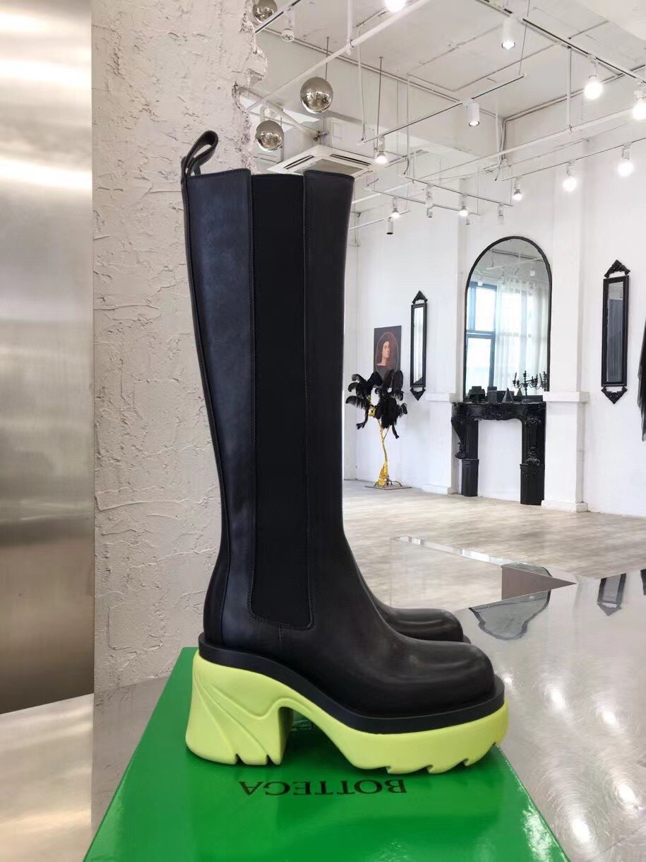 bo*te*ga Ve*ne*ta flash knee-high boots with yellow outsole