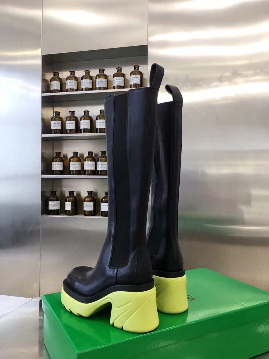 bo*te*ga Ve*ne*ta flash knee-high boots with yellow outsole