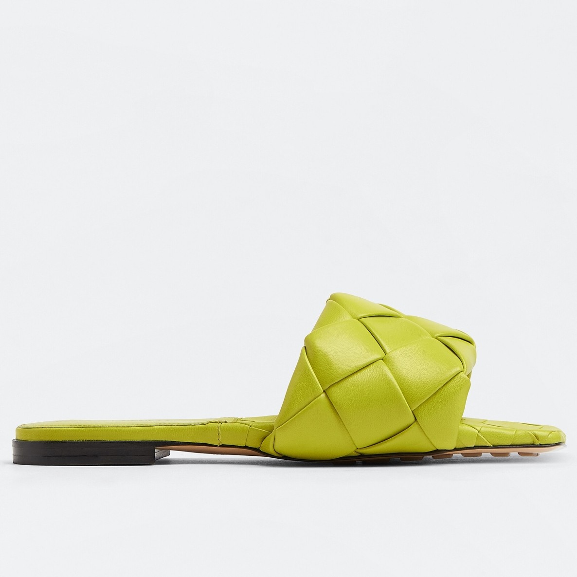 bo*te*ga Ve*ne*ta lido slides in kiwi intreccio lambskin