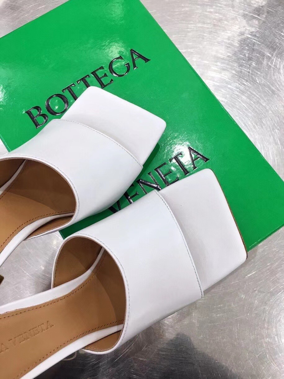 bo*te*ga Ve*ne*ta stretch mules 90mm in white lambskin