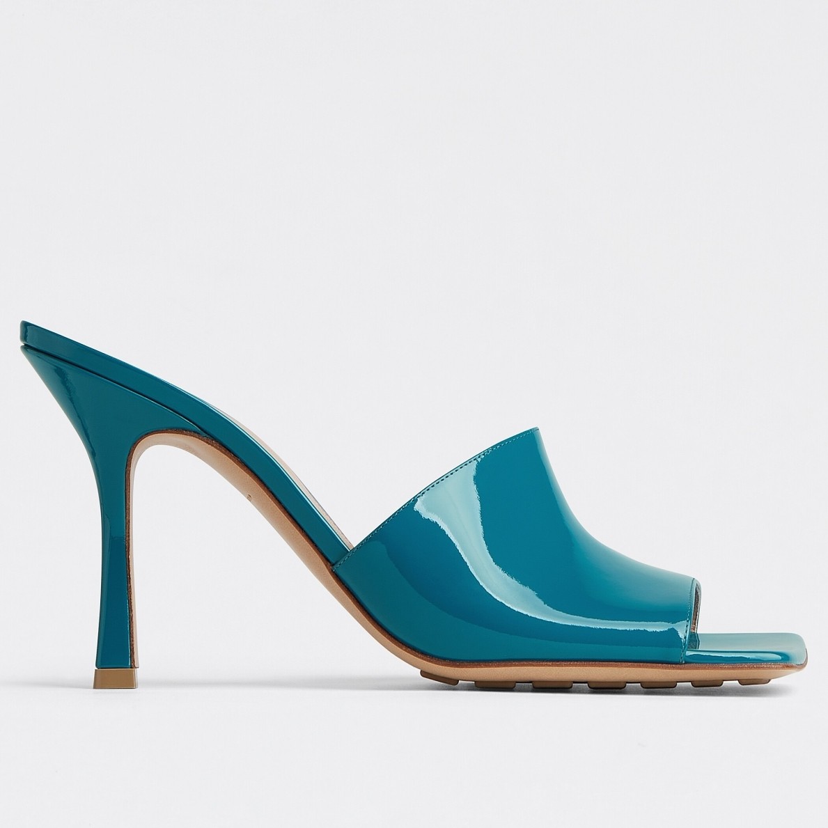 bo*te*ga Ve*ne*ta stretch mules 90mm in blue patent leather