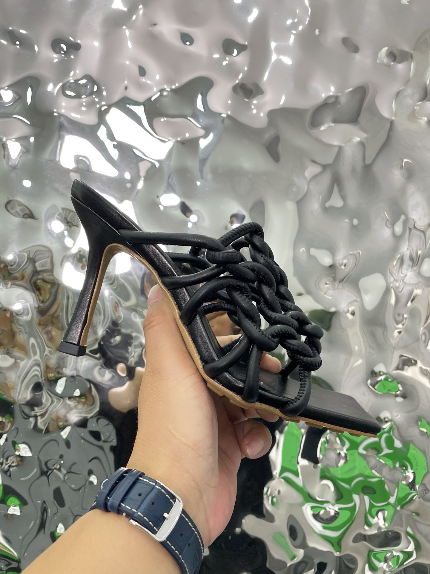 bo*te*ga Ve*ne*ta stretch twist sandals in black lambskin
