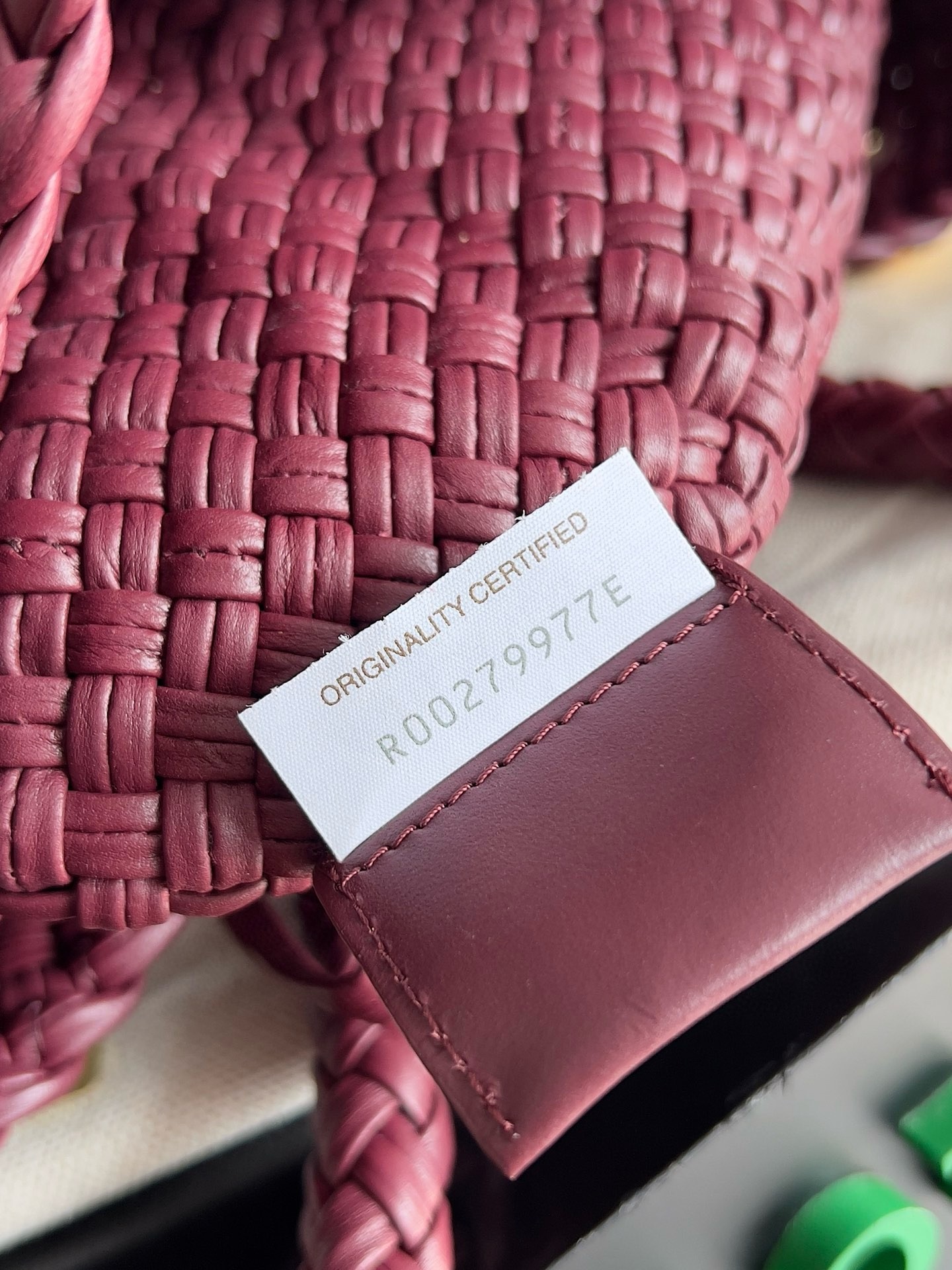 bo*te*ga Ve*ne*ta tosca bag in barolo intrecciato calfskin