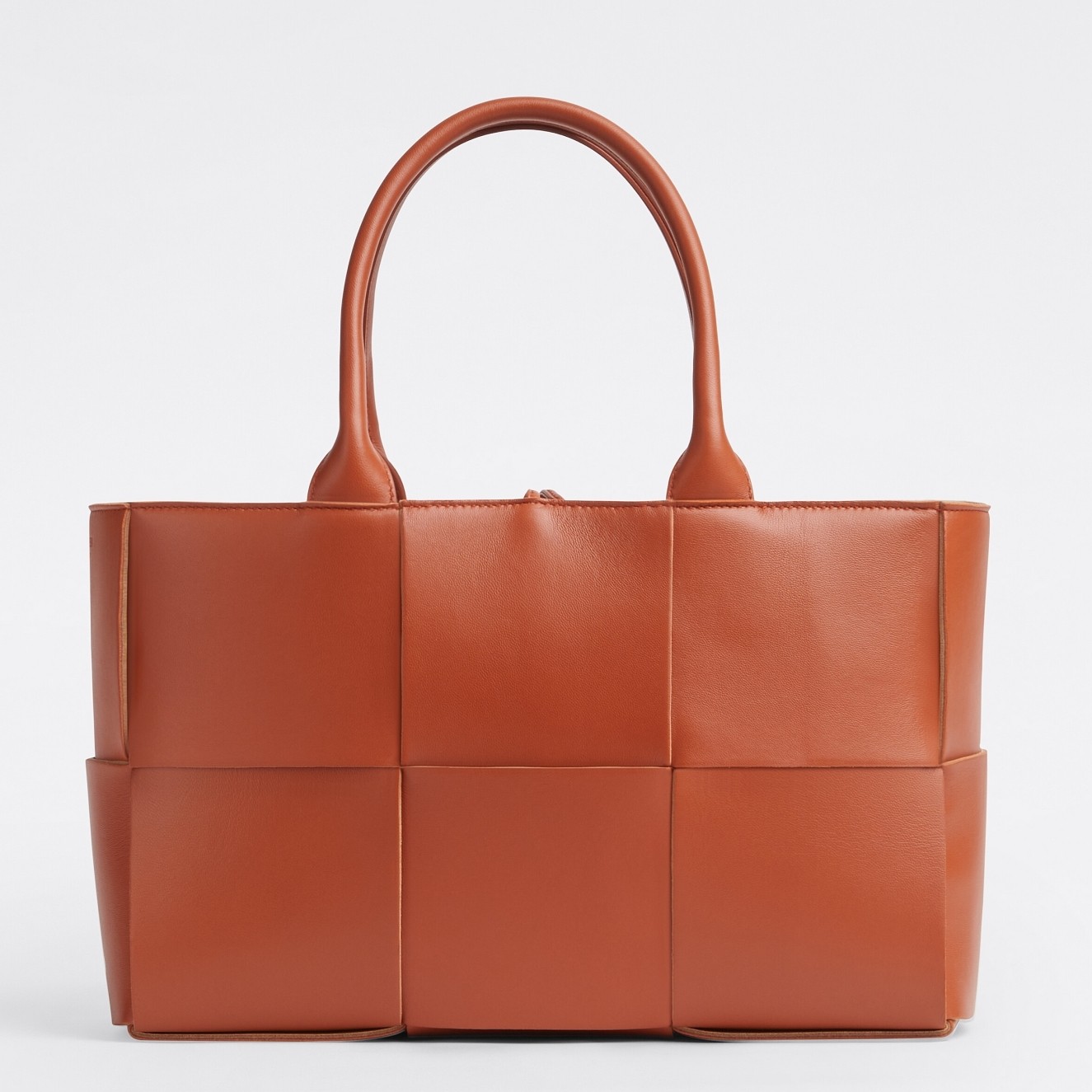 bo*te*ga Ve*ne*ta arco small tote in maple intrecciato lambskin
