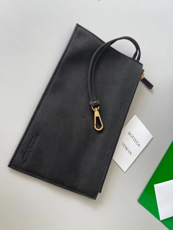 bo*te*ga Ve*ne*ta arco medium tote in black intrecciato leather