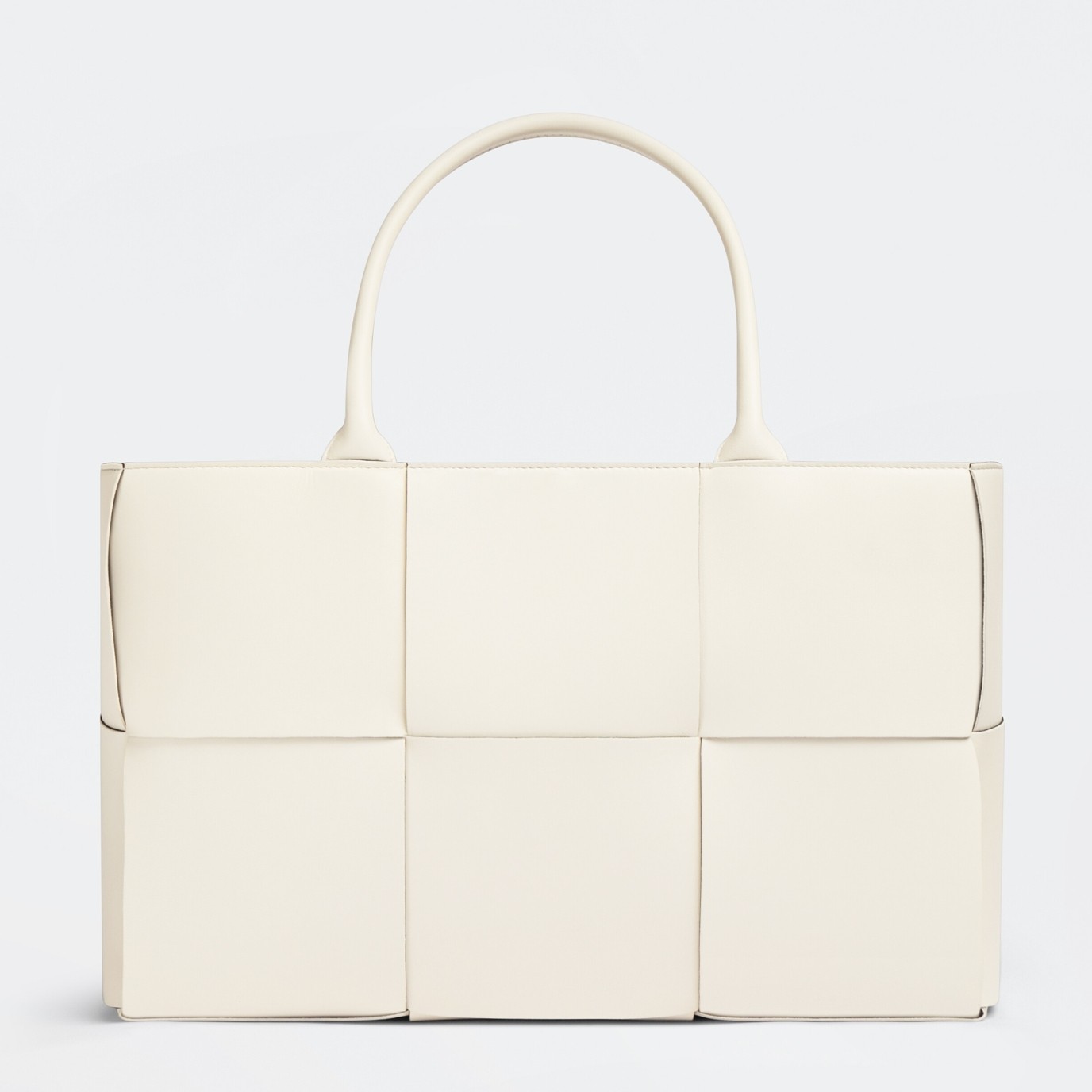 bo*te*ga Ve*ne*ta arco medium tote in white intrecciato lambskin