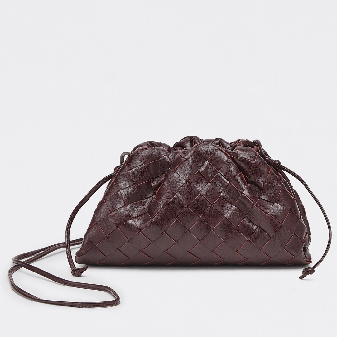 bo*te*ga Ve*ne*ta mini pouch in grape intrecciato lambskin
