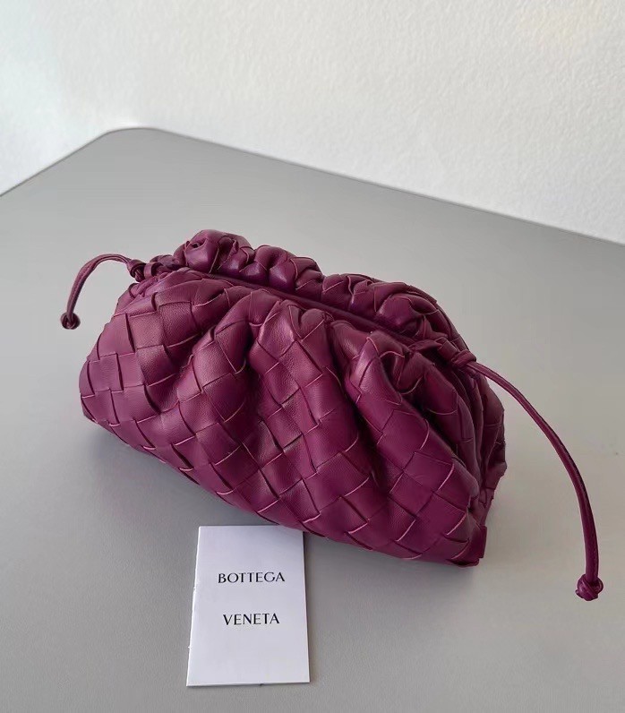 bo*te*ga Ve*ne*ta mini pouch in cinnabar intrecciato lambskin