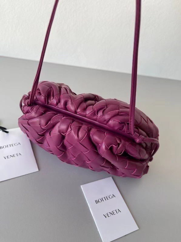 bo*te*ga Ve*ne*ta mini pouch in cinnabar intrecciato lambskin