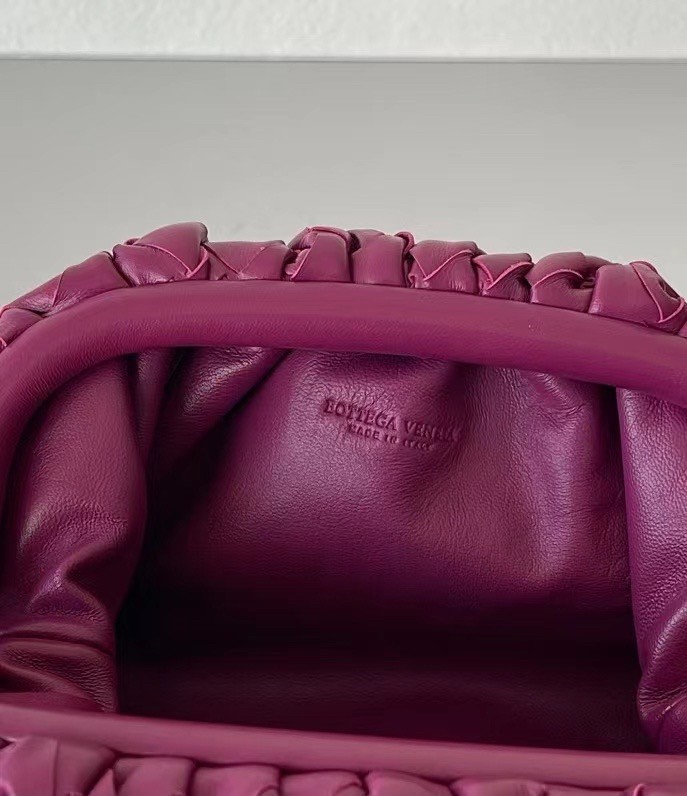 bo*te*ga Ve*ne*ta mini pouch in cinnabar intrecciato lambskin