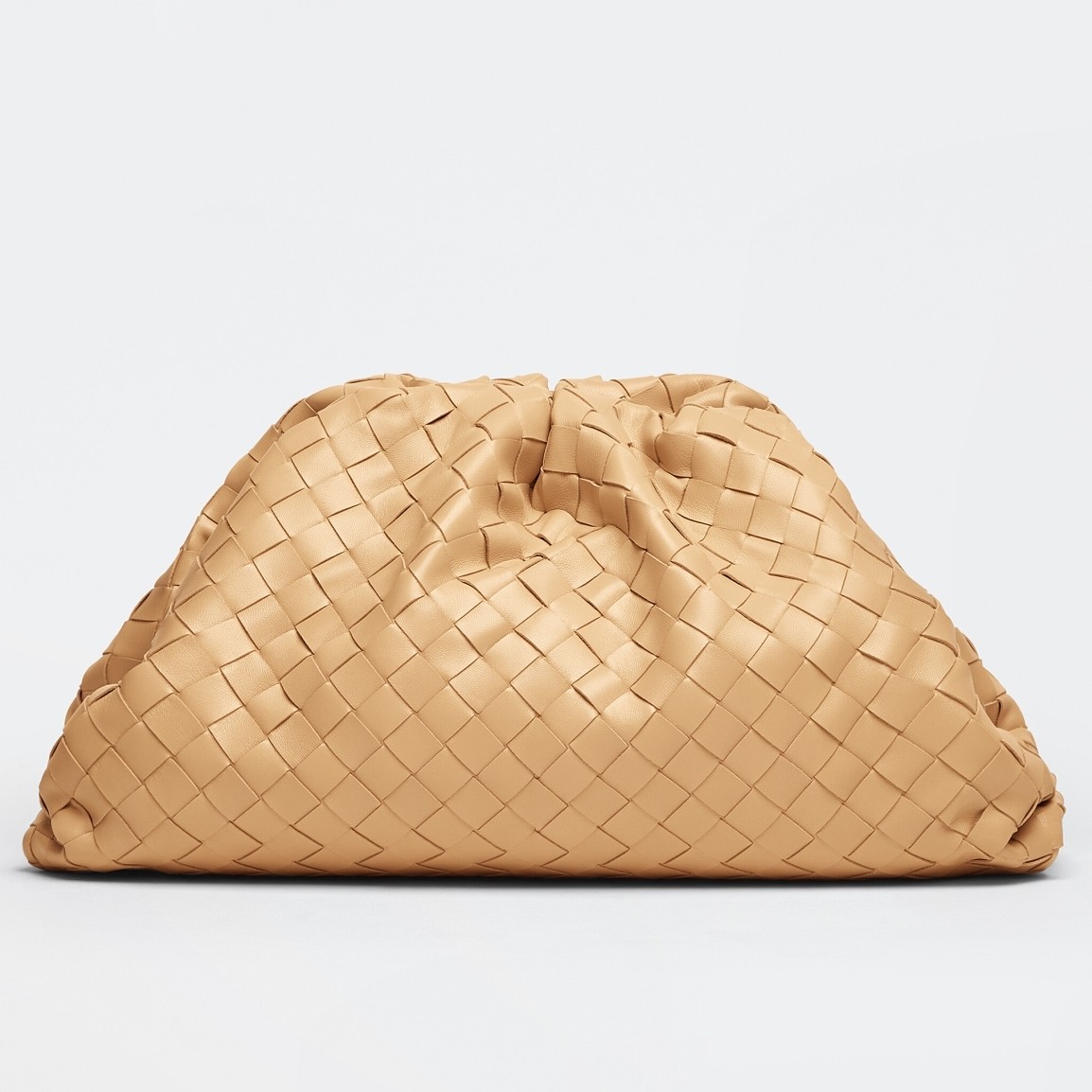 bo*te*ga Ve*ne*ta large pouch clutch in beige intrecciato lambskin