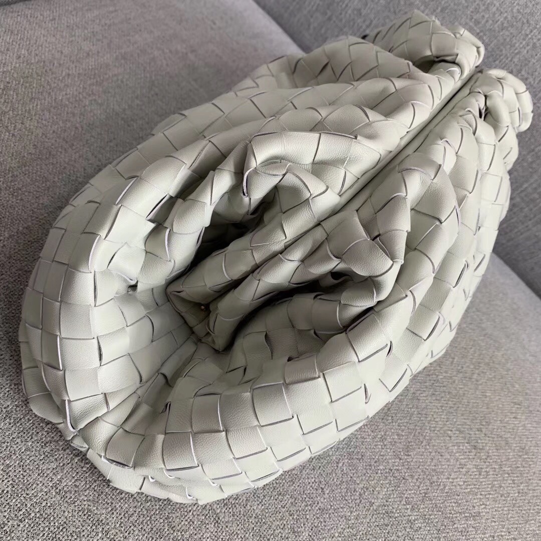 bo*te*ga Ve*ne*ta the pouch clutch in plaster intrecciato leather