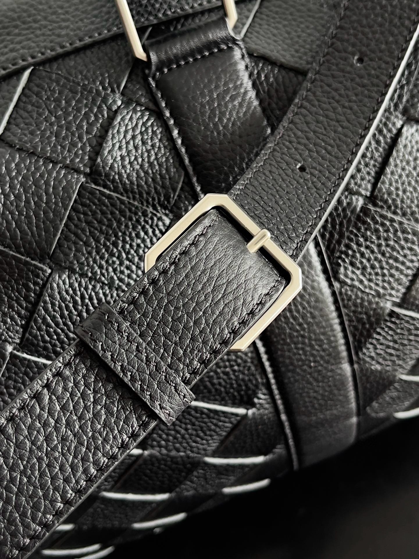 bo*te*ga Ve*ne*ta medium duffle bag in black intrecciato grained calfskin