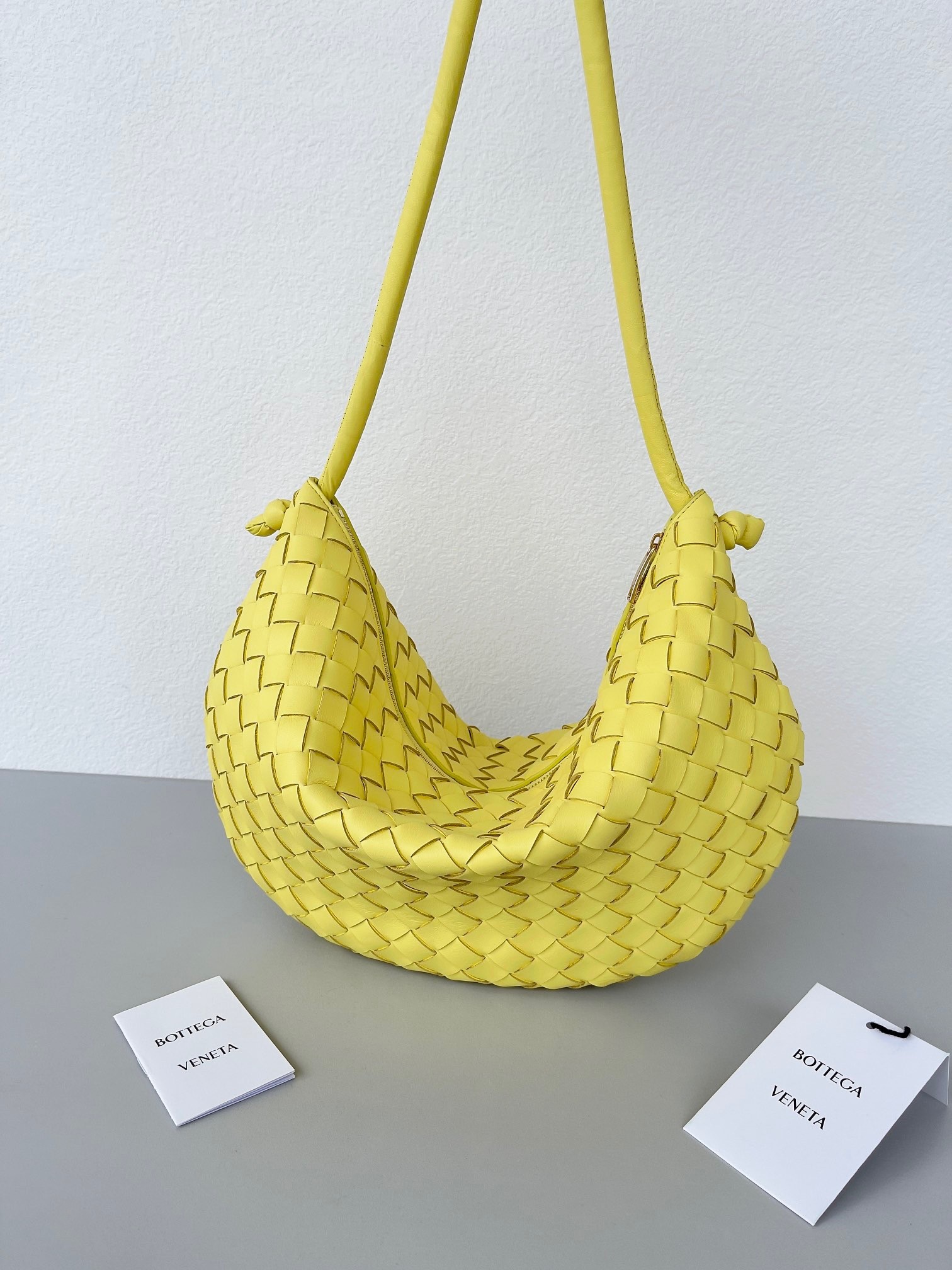 bo*te*ga Ve*ne*ta turn bag in yellow intrecciato lambskin