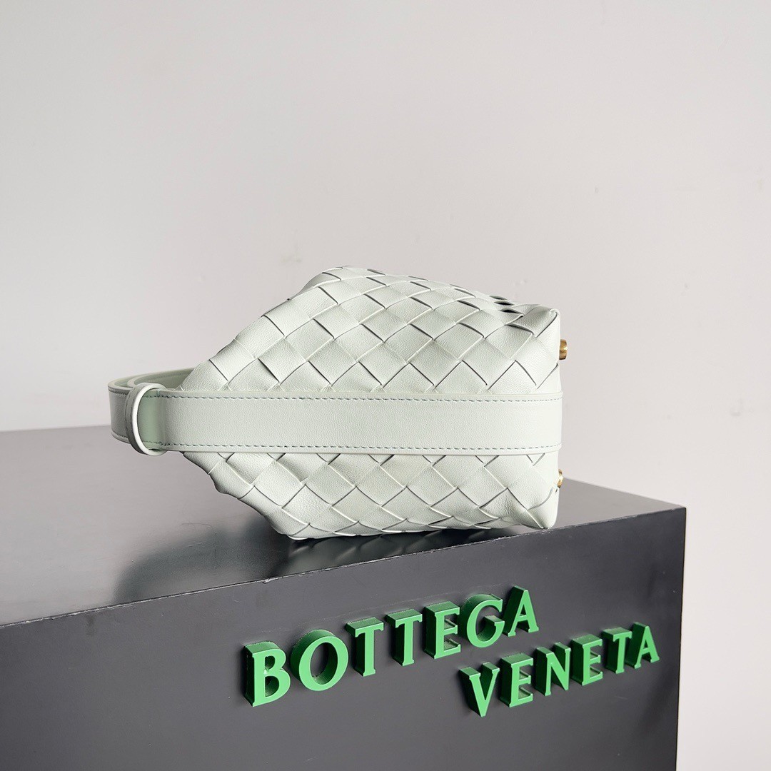 bo*te*ga Ve*ne*ta mini wallace bag in glacier intrecciato calfskin