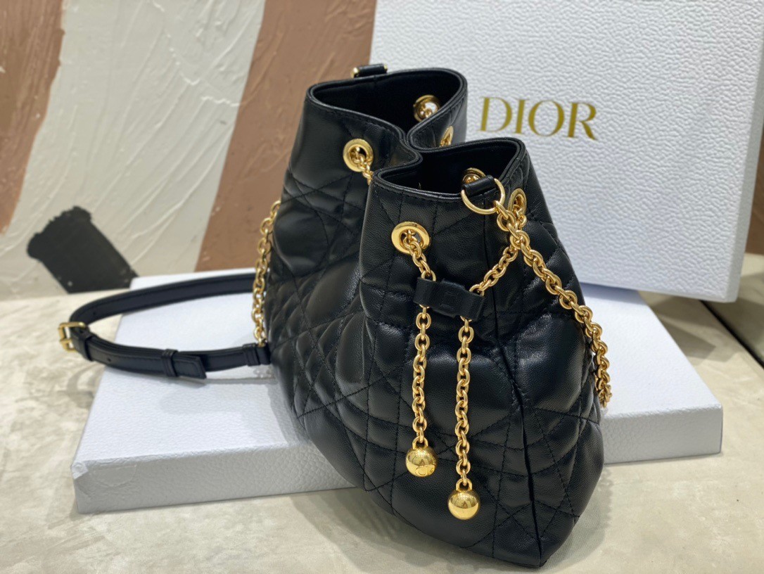 D*or ammi medium bag in black macrocannage lambskin