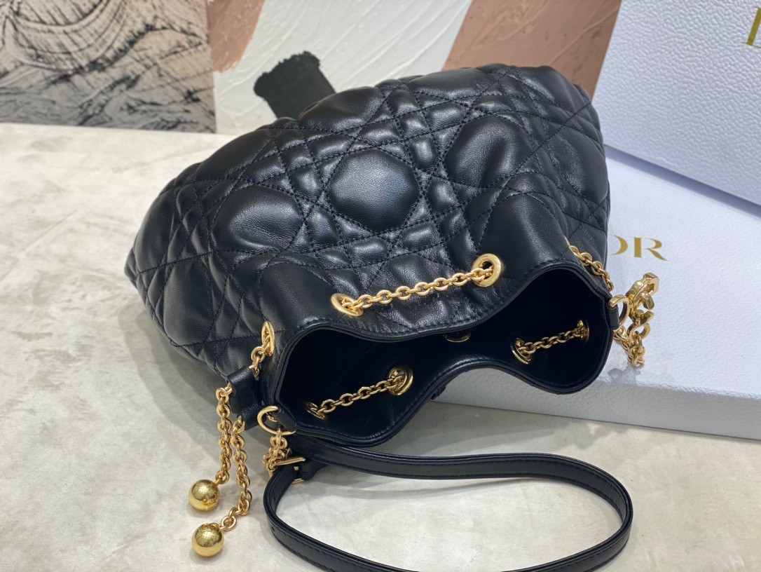 D*or ammi medium bag in black macrocannage lambskin
